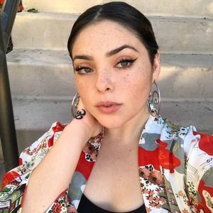 Meet your Posher, Alexis